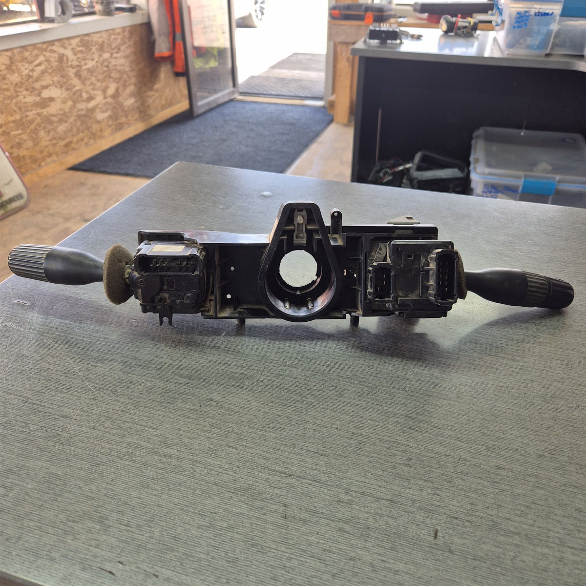 2006 Mack Qantum QH7888RS - Combination Switch PN: