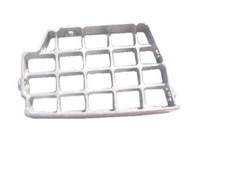 Nissan UD MK Series MK210 - RH Step Plate Lower PN: NS0630R
