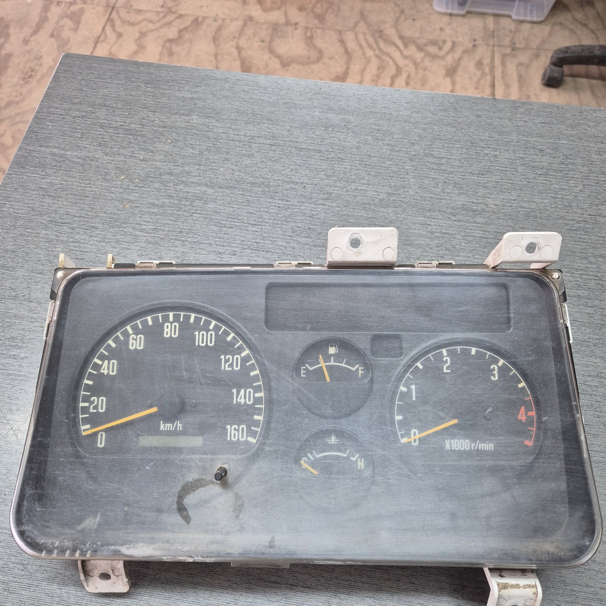 2003 Isuzu NKR nkr300c - Instrument Cluster PN: 8-97170-600-2