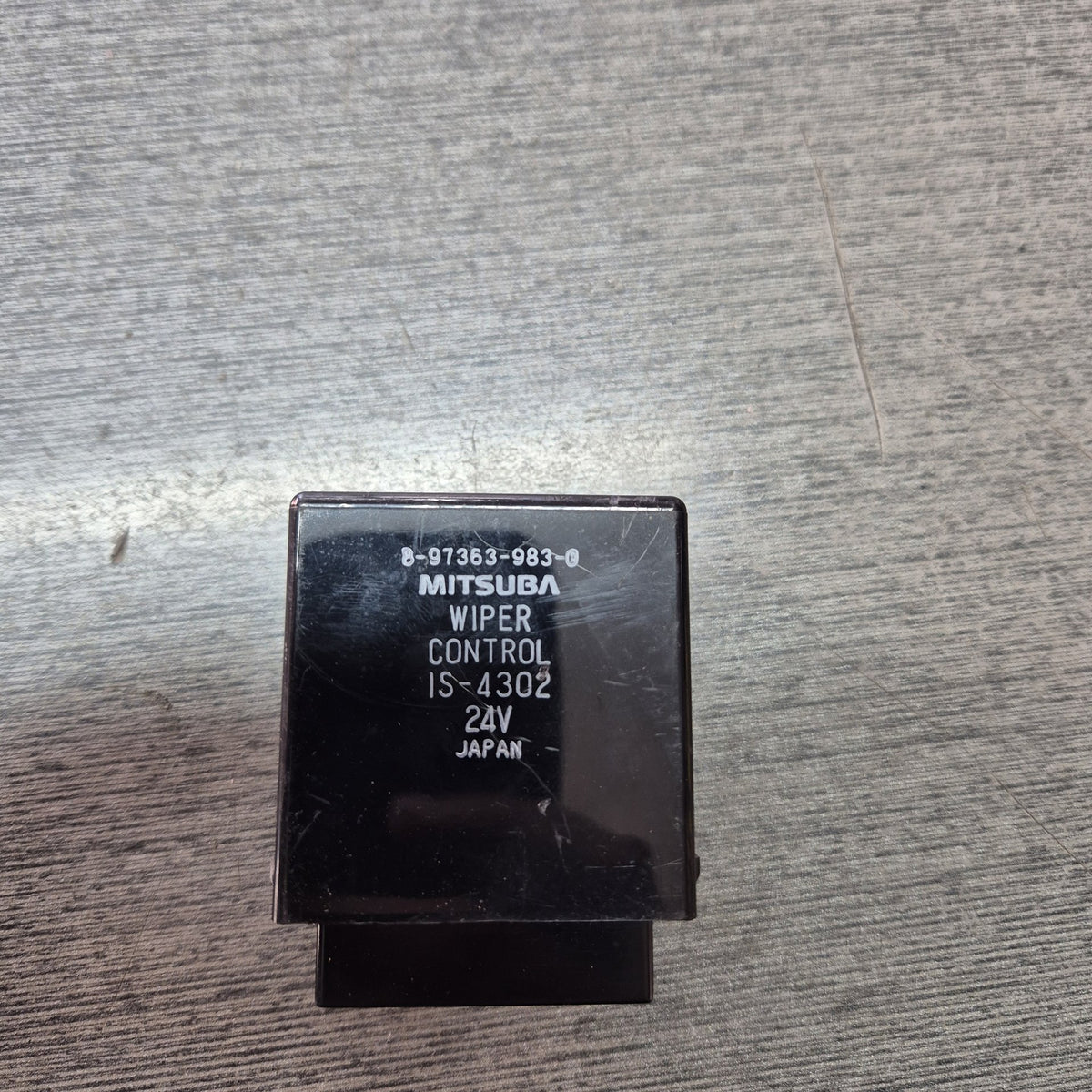 2005 Isuzu N-Series NPR NPR66L - Wiper Control Unit PN: 8-97363-983-0