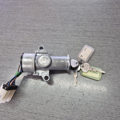 1997 Isuzu Forward FRR33L3S - Ignition Barrel PN: