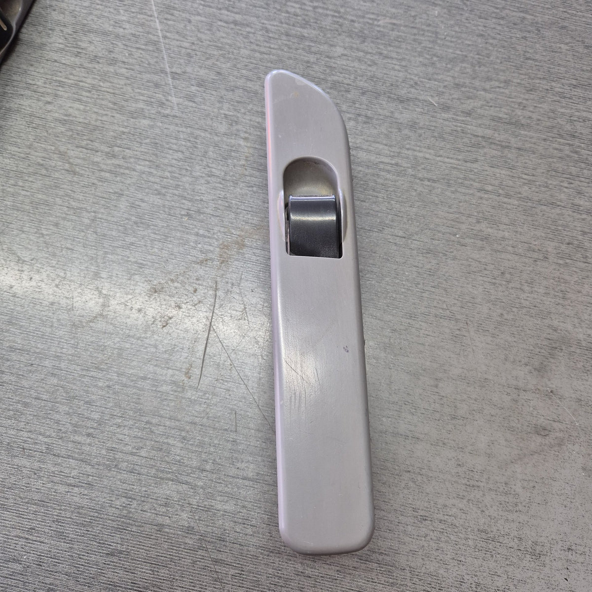 2010 Mitsubishi Canter KJ00356 - Left Window Switch PN: MK421115