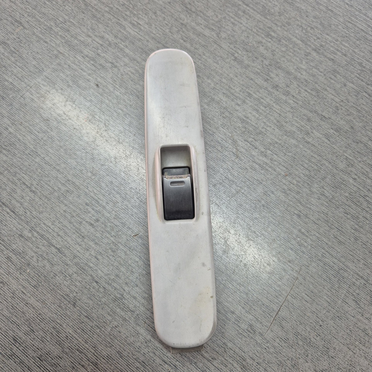 2007 Hino Dutro XZU524 - Left Window Switch PN: