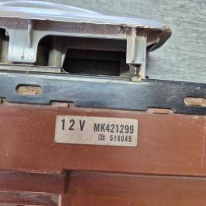 2010 Mitsubishi Canter KJ00356 - Right Window Switch PN: MK421299