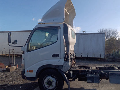 2011 Hino Dutro XZU454