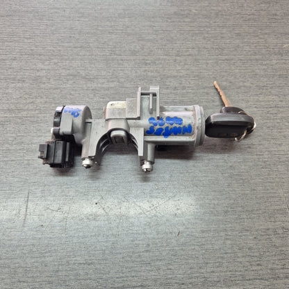 2008 Isuzu N-Series NHR NHR85 - Ignition Barrel with keys PN: