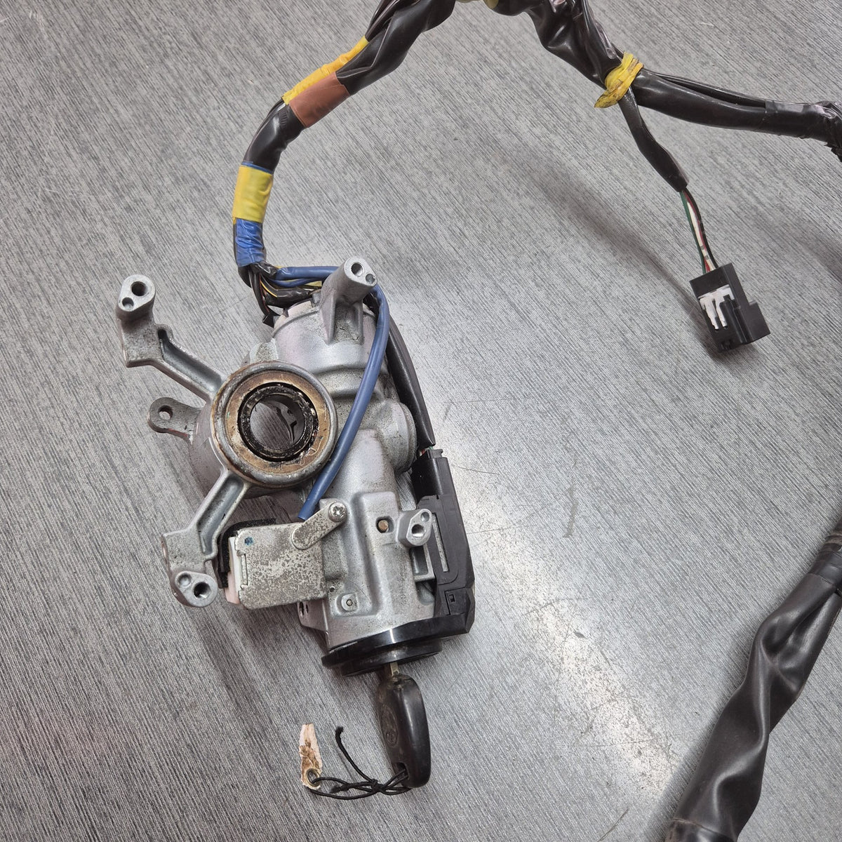 2009 Toyota Dyna XZU508 - Ignition Barrel PN: