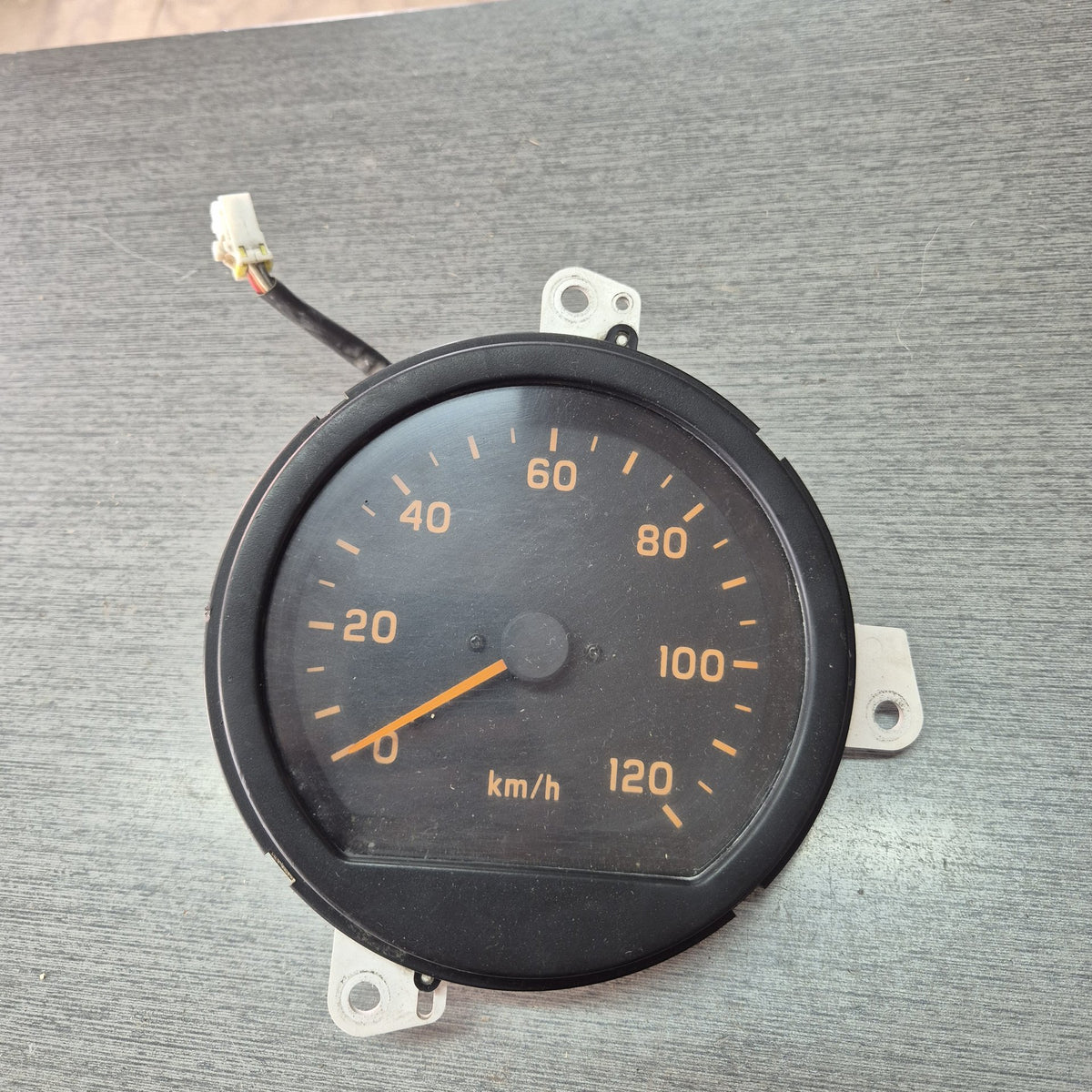 2001 Isuzu Giga 1997-on CXH52 - Speedo PN: 1-83120-844-0