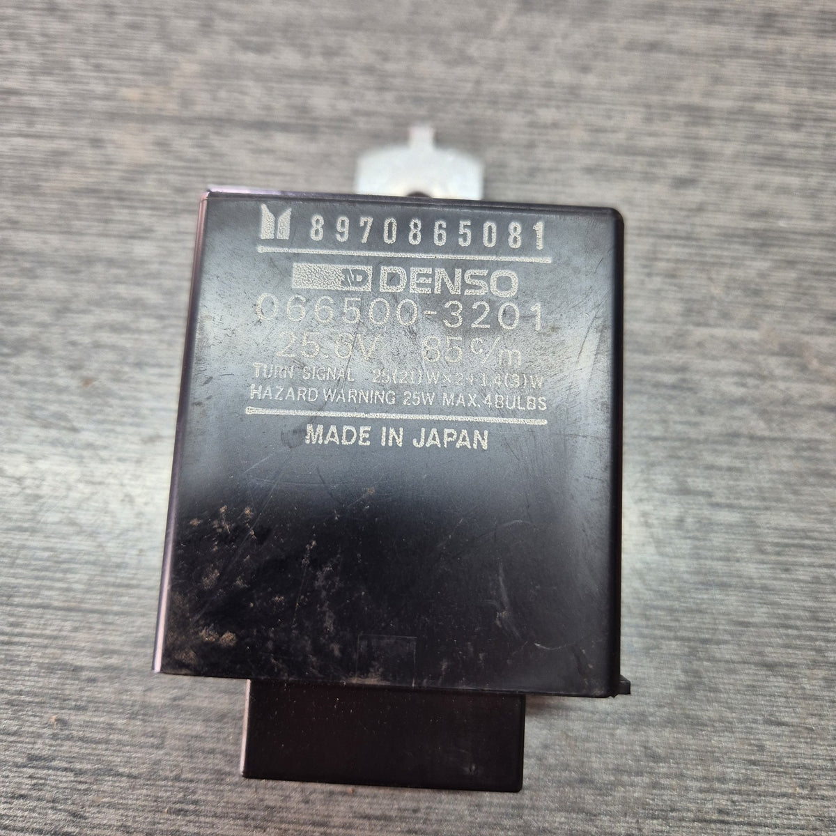 1997 Isuzu N-Series NKR NKR66E-7512026 - Flasher Relay PN: 8970865081