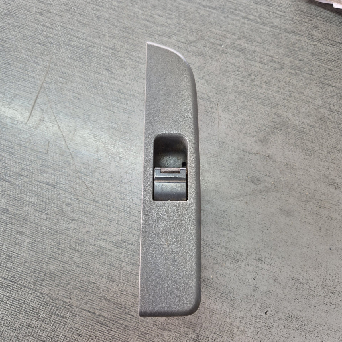 2008 Isuzu Elf NKR85 - Left Window Switch PN: