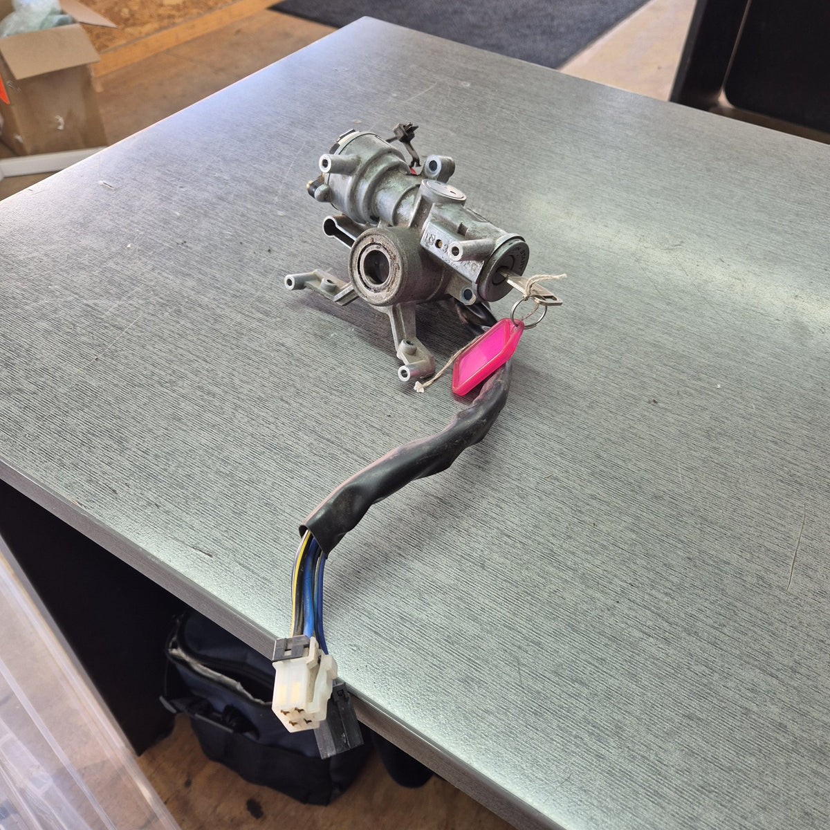 2002 Isuzu N-Series NPR - Ignition Barrel with keys PN: