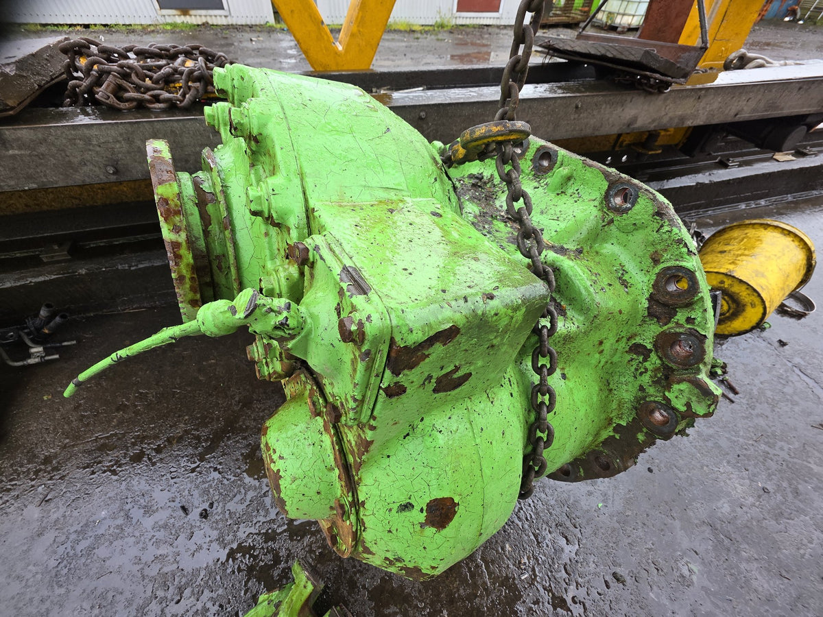 2012 Volvo FM fm410 - Front diff head with power divider PN: