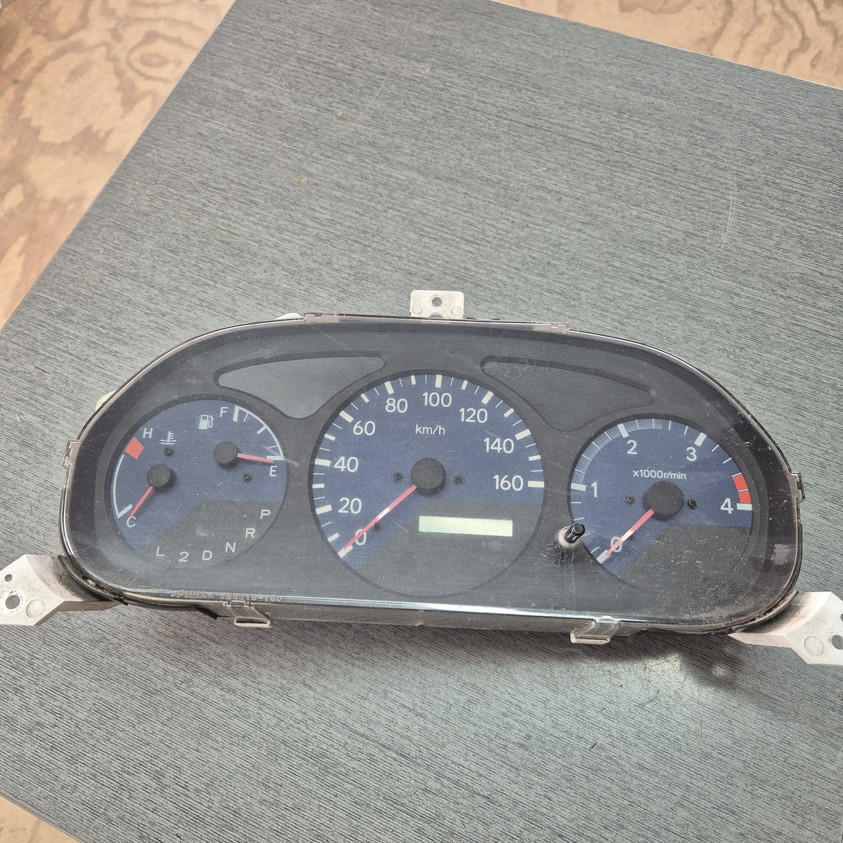 2000 Toyota Dyna XZU307 - Instrument Cluster PN: 69325-340