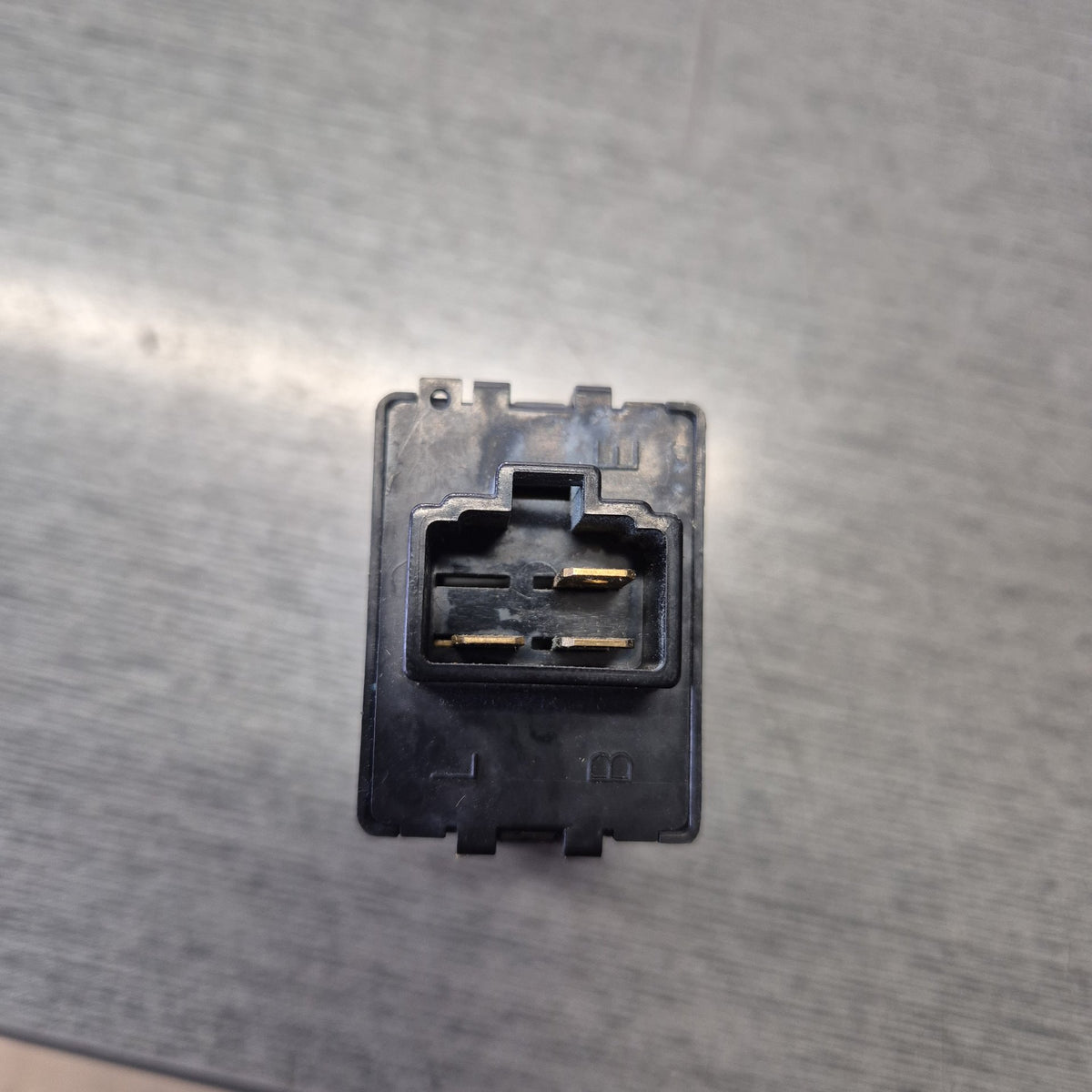 2002 Hino 500 Series FD FD1J - Flasher Relay PN: