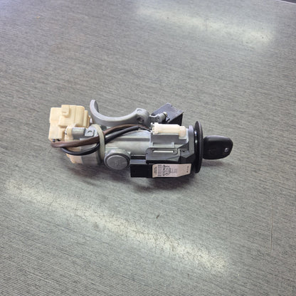 2012 Toyota Dyna XZU605 XZU605 - Ignition Barrel PN:
