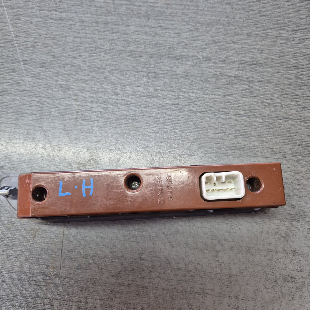 2010 Mitsubishi Canter KJ00356 - Left Window Switch PN: MK421115
