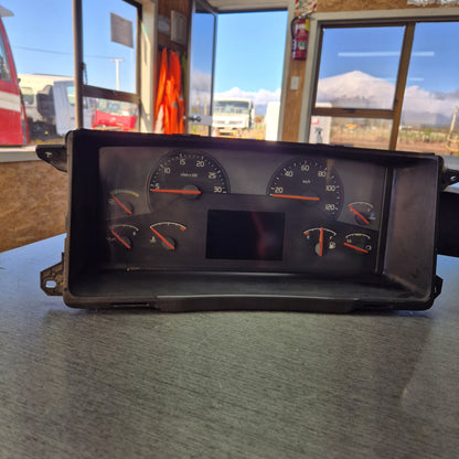 2010 Volvo 480 E YV5JSW0G7AD132545 - Instrument Cluster PN: 21366884