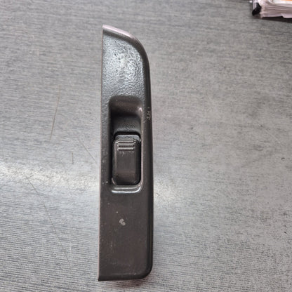 2005 Isuzu Elf NKR81 - Left Window Switch PN: