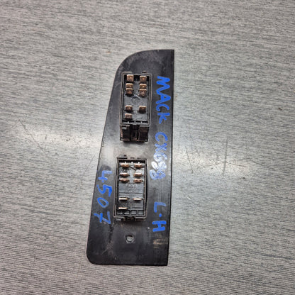 2003 Mack CX Series CX688 CX688 VISION - Left Window Switch PN: