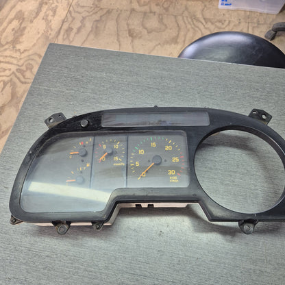 2006 Isuzu Forward 1400 JALFVZ23S47000112 - Instrument Cluster PN: 1-83114-983-0